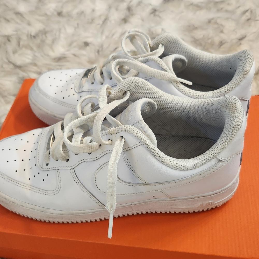  Nike Air Force 1 low-top sneakers Classic White